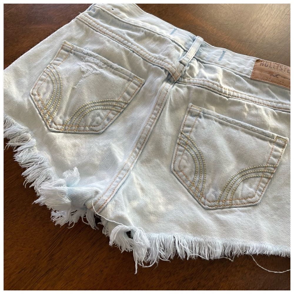 Hollister High Rise Distressed Festival Fray Hem Cut Off Shorts Light Wash Sz 25 - Picture 6 of 12